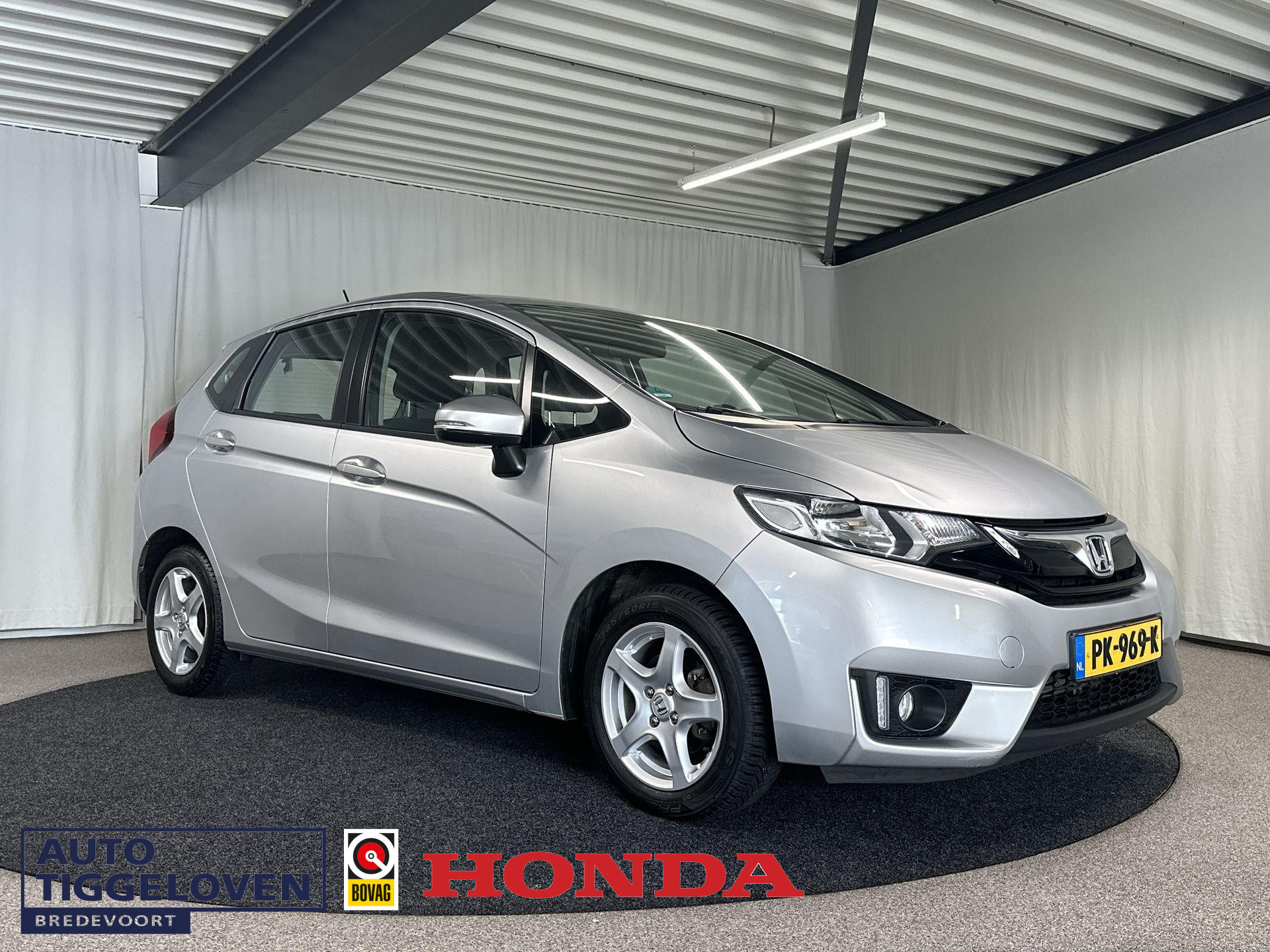 55847775