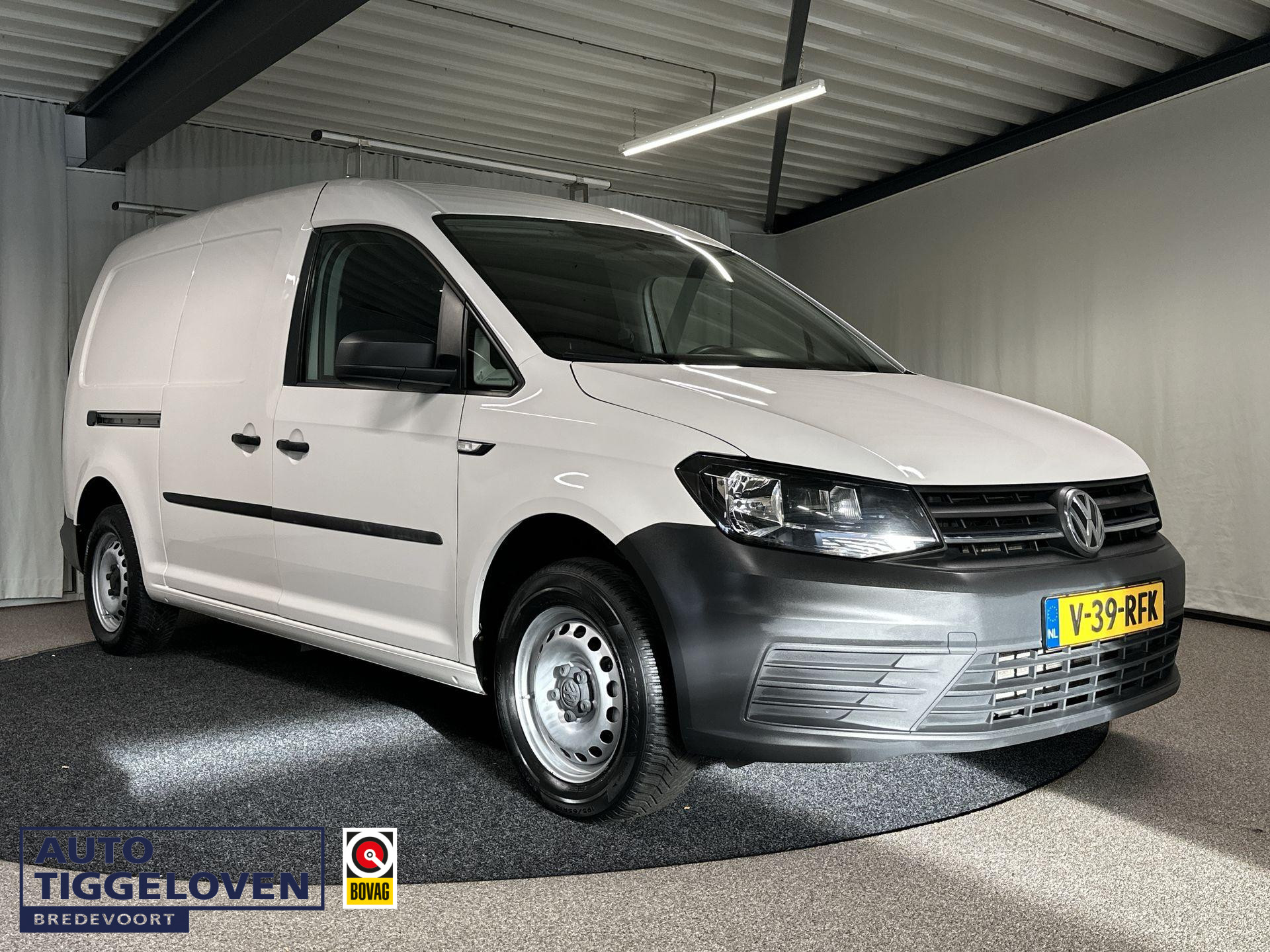 56526000